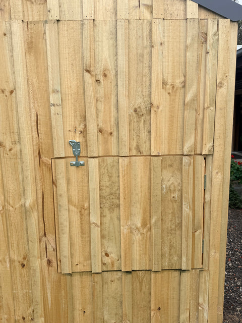 Deluxe Chicken Coop