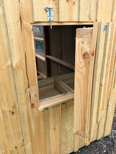 Deluxe Chicken Coop