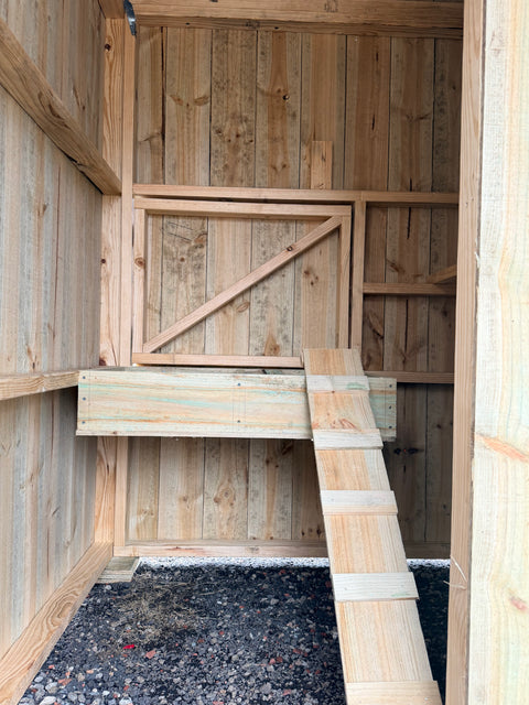 Deluxe Chicken Coop