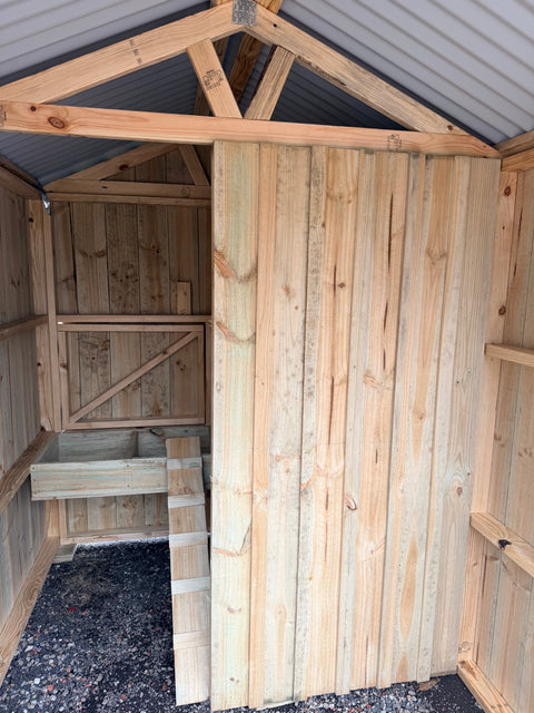 Deluxe Chicken Coop